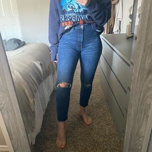 Straight leg dark blue denim jeans!